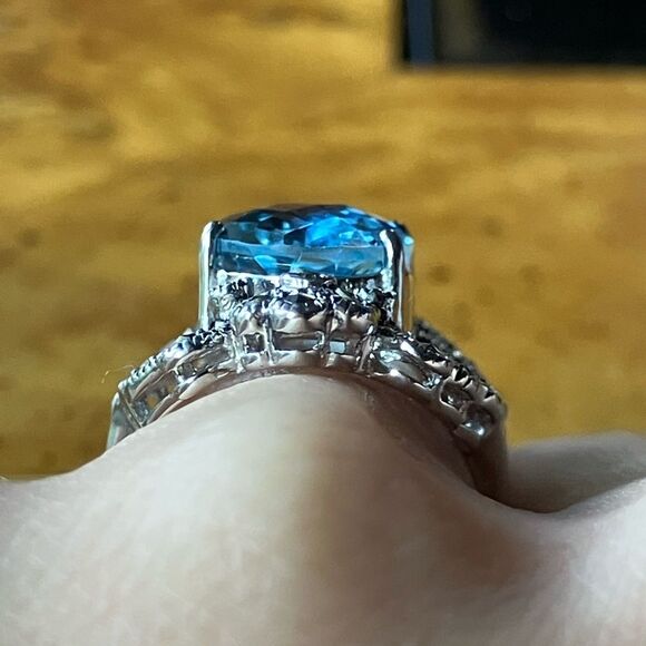 Sky Blue Topaz Marcasite Sterling Silver Cocktail Ring Size 6 - Picture 2 of 9